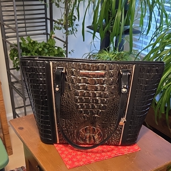 Brahmin Handbags - Brahmin Asher Tote in Onyx Sarastro. NWT.